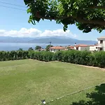 E Mare Apartments-marathias