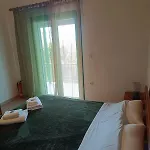 E Mare Apartments-marathias *