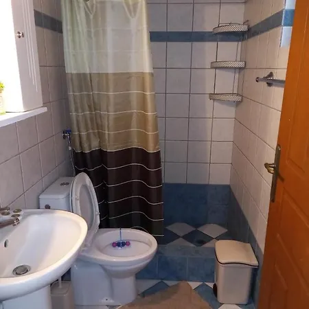 E Mare Apartments-marathias Apartment