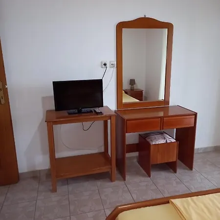 E Mare Apartments-marathias Apartament *