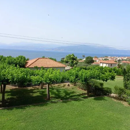 E Mare Apartments-marathias Apartment