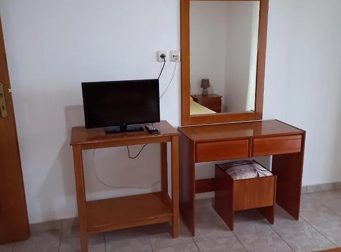 E Mare Apartments-marathias Apartament *